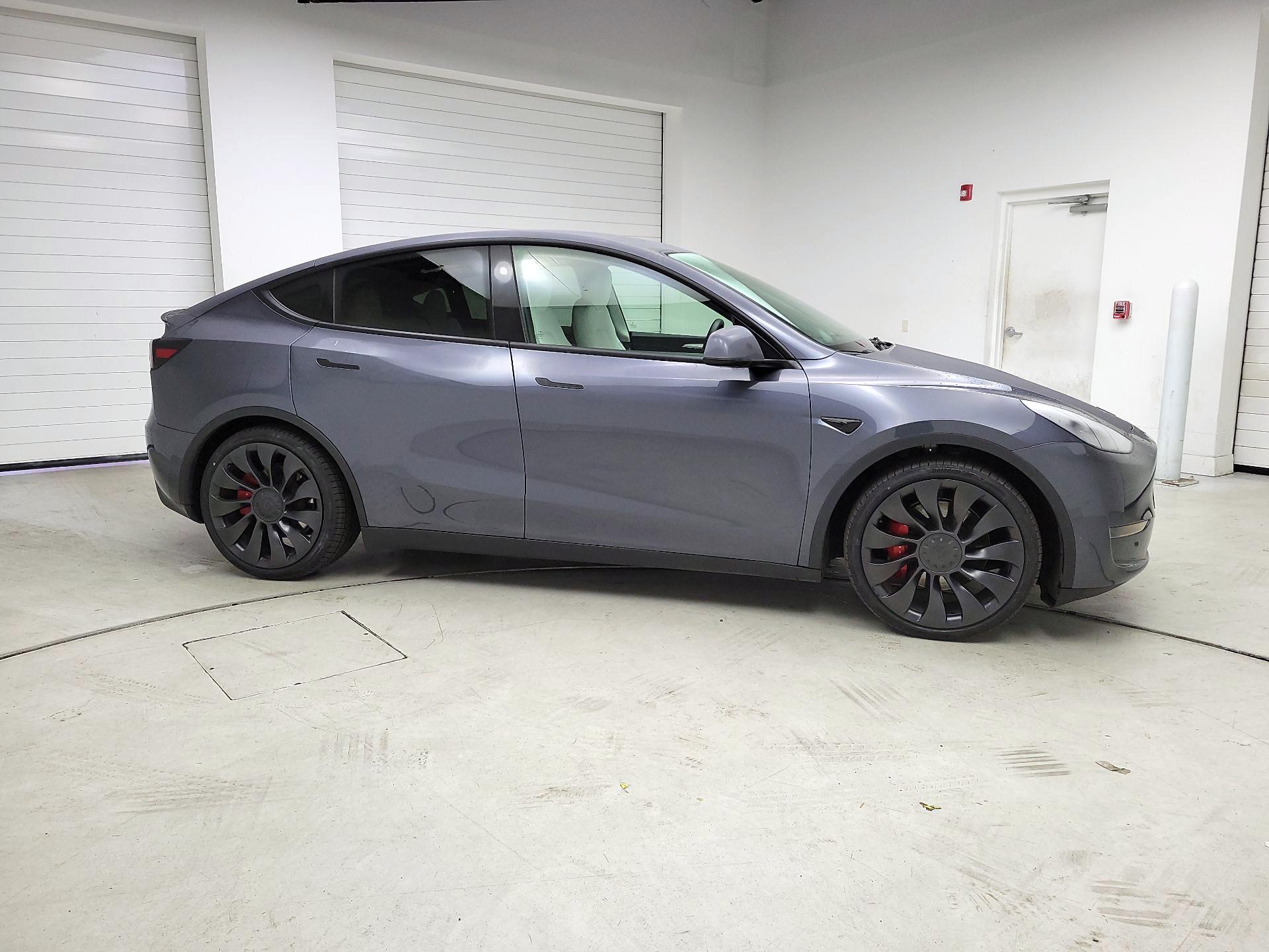 Thumbnail: 2023 Tesla Model Y - 4