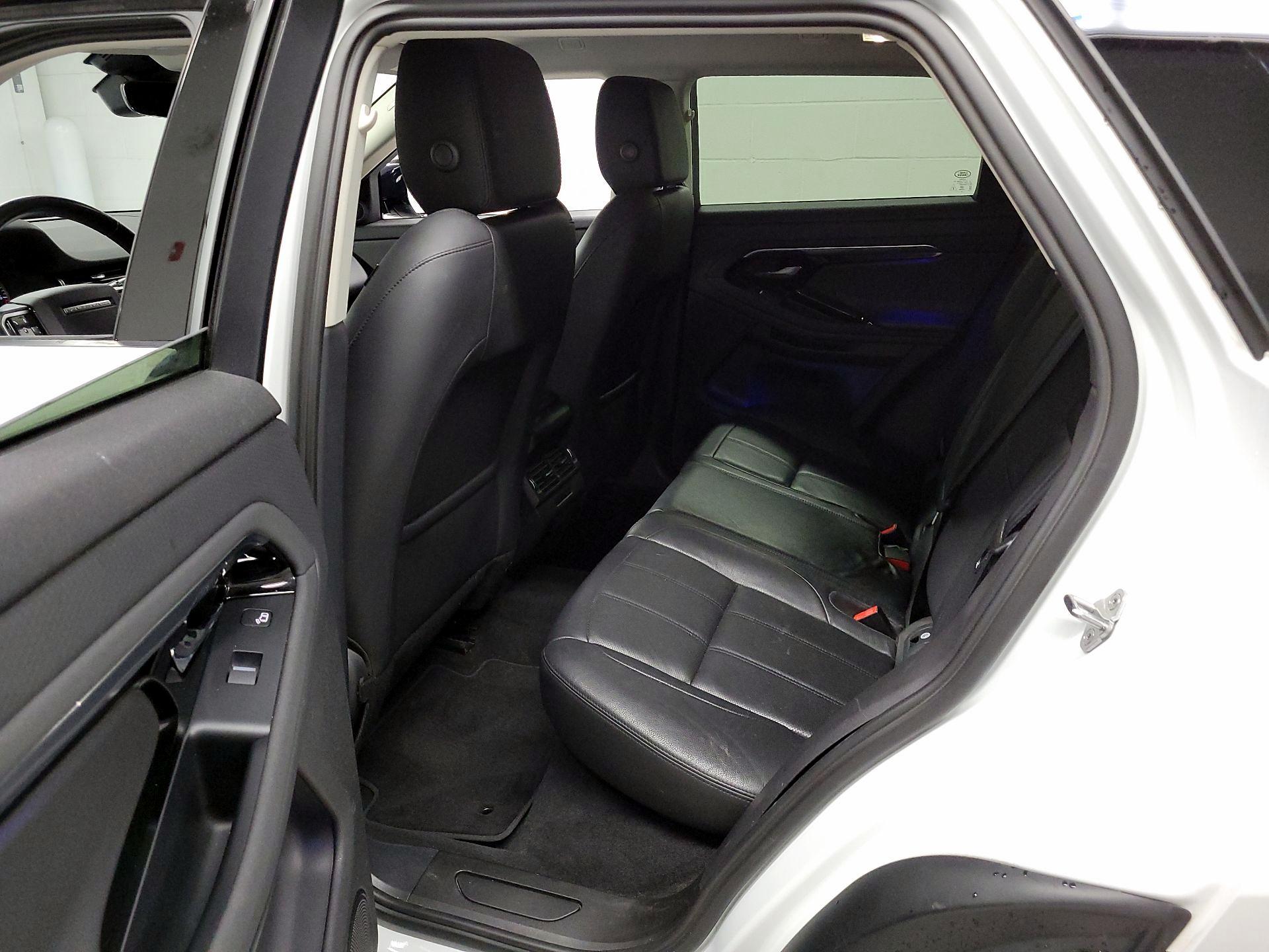 Thumbnail: 2022 Land Rover Range Rover Evoque - 18