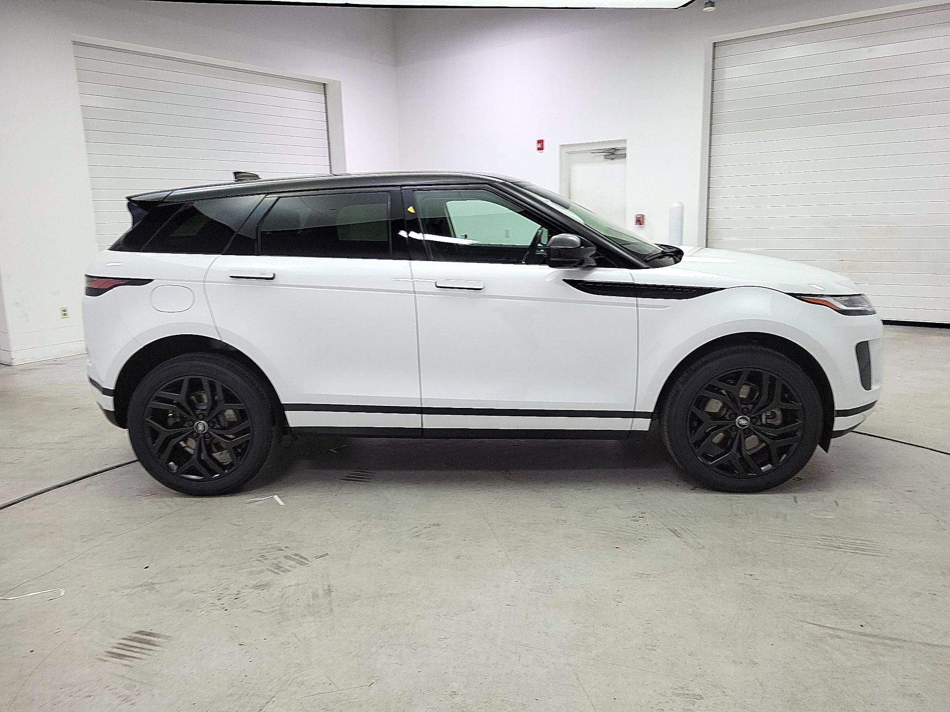 Thumbnail: 2022 Land Rover Range Rover Evoque - 4