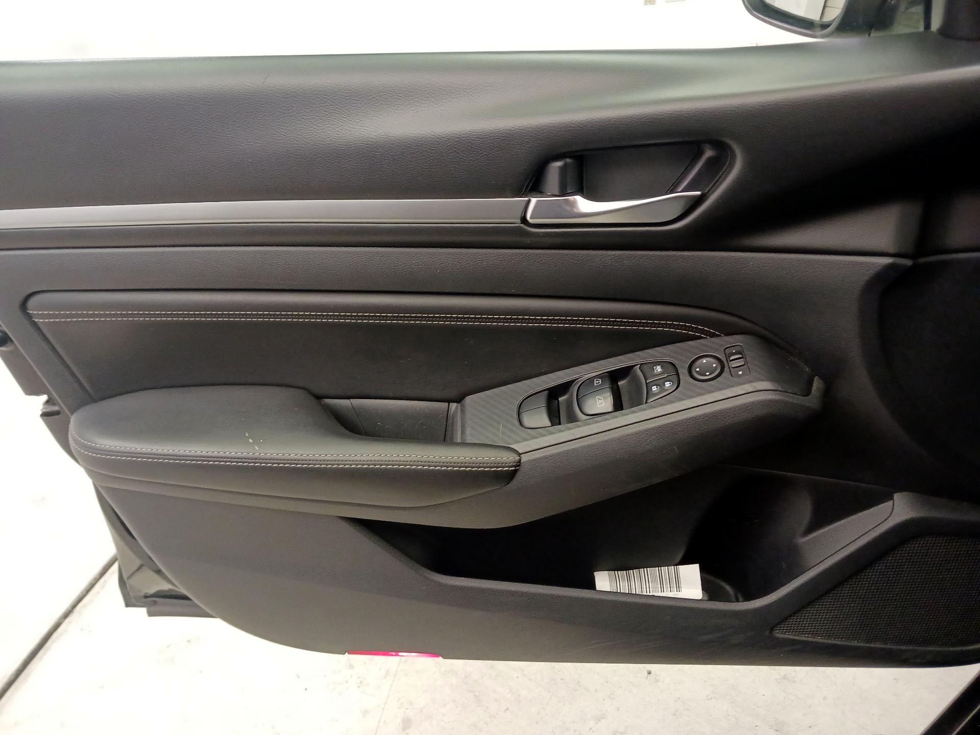 Thumbnail: 2019 Nissan Altima - 10