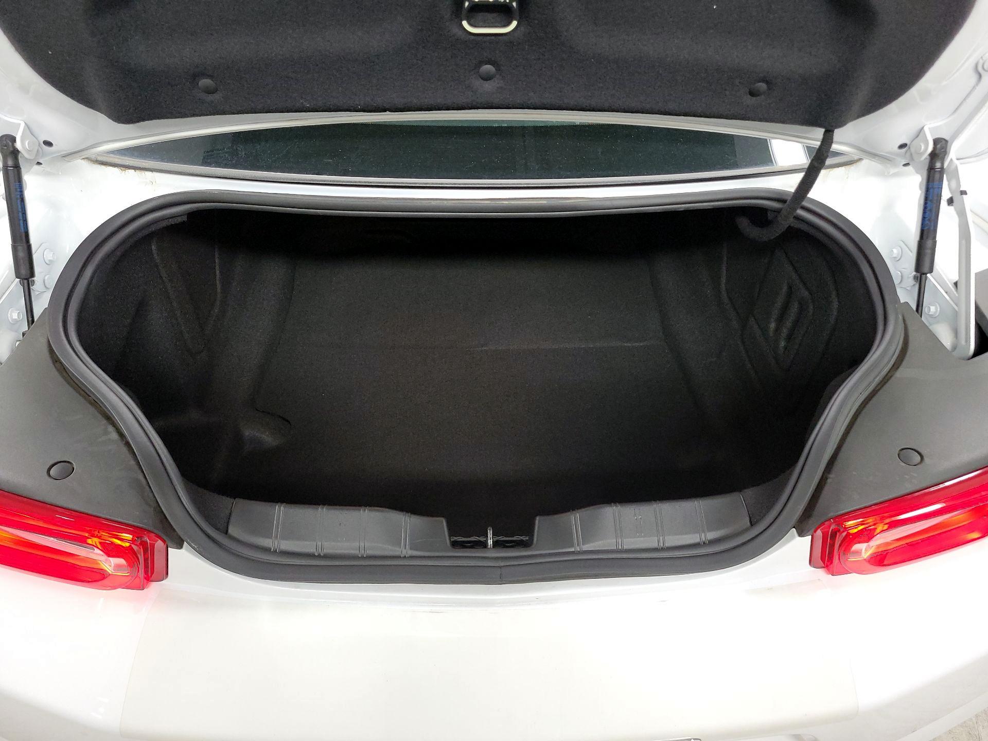 Thumbnail: 2020 Chevrolet Camaro - 17