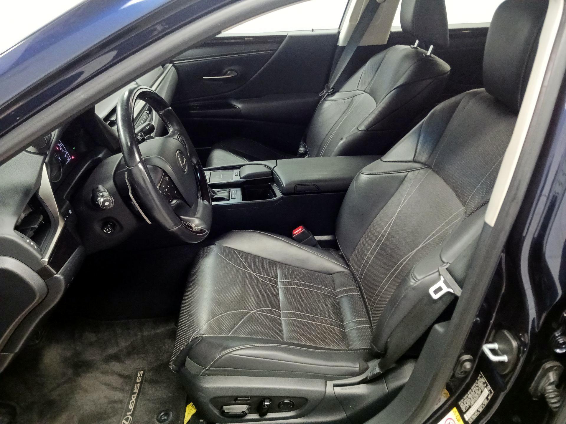 Thumbnail: 2019 Lexus ES - 9