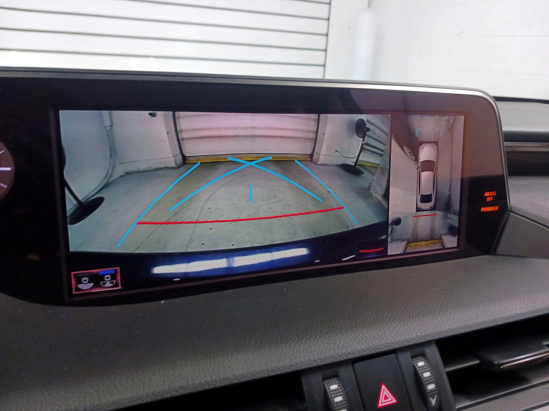 Thumbnail: 2019 Lexus ES - 11