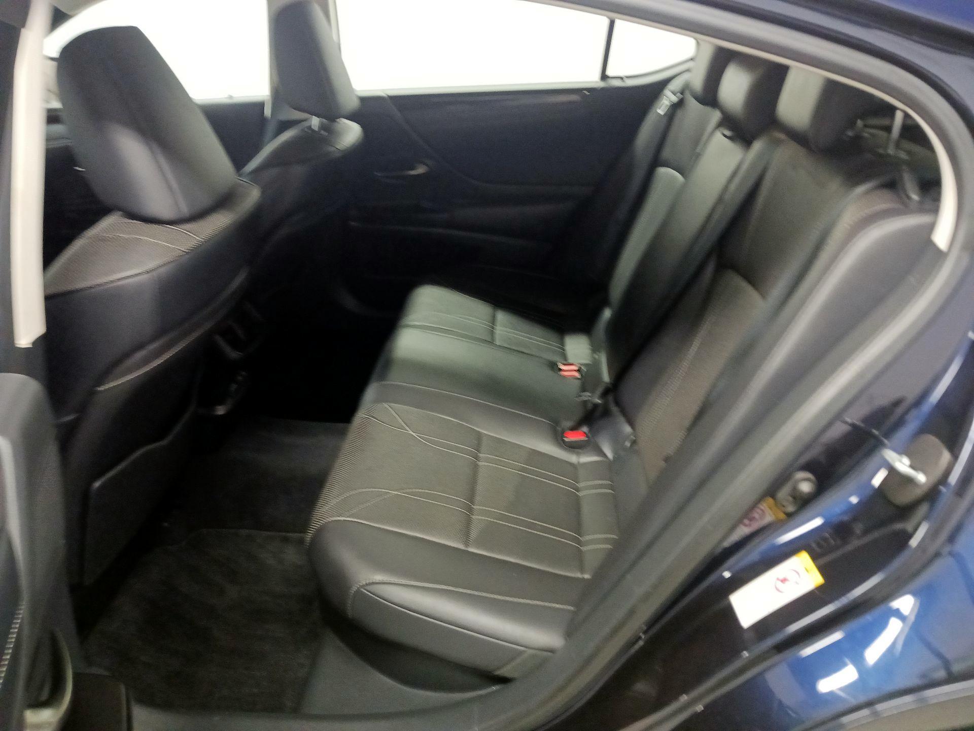 Thumbnail: 2019 Lexus ES - 15