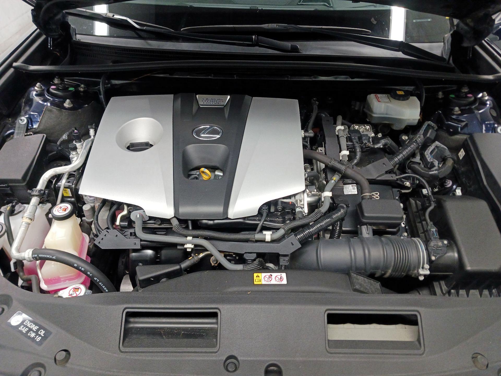 Thumbnail: 2019 Lexus ES - 17