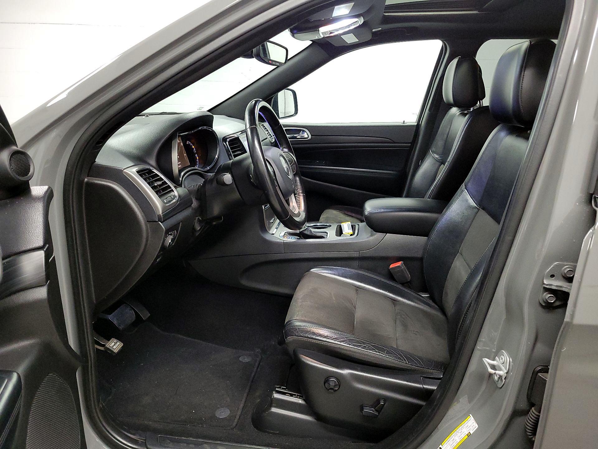 Thumbnail: 2020 Jeep Grand Cherokee - 9