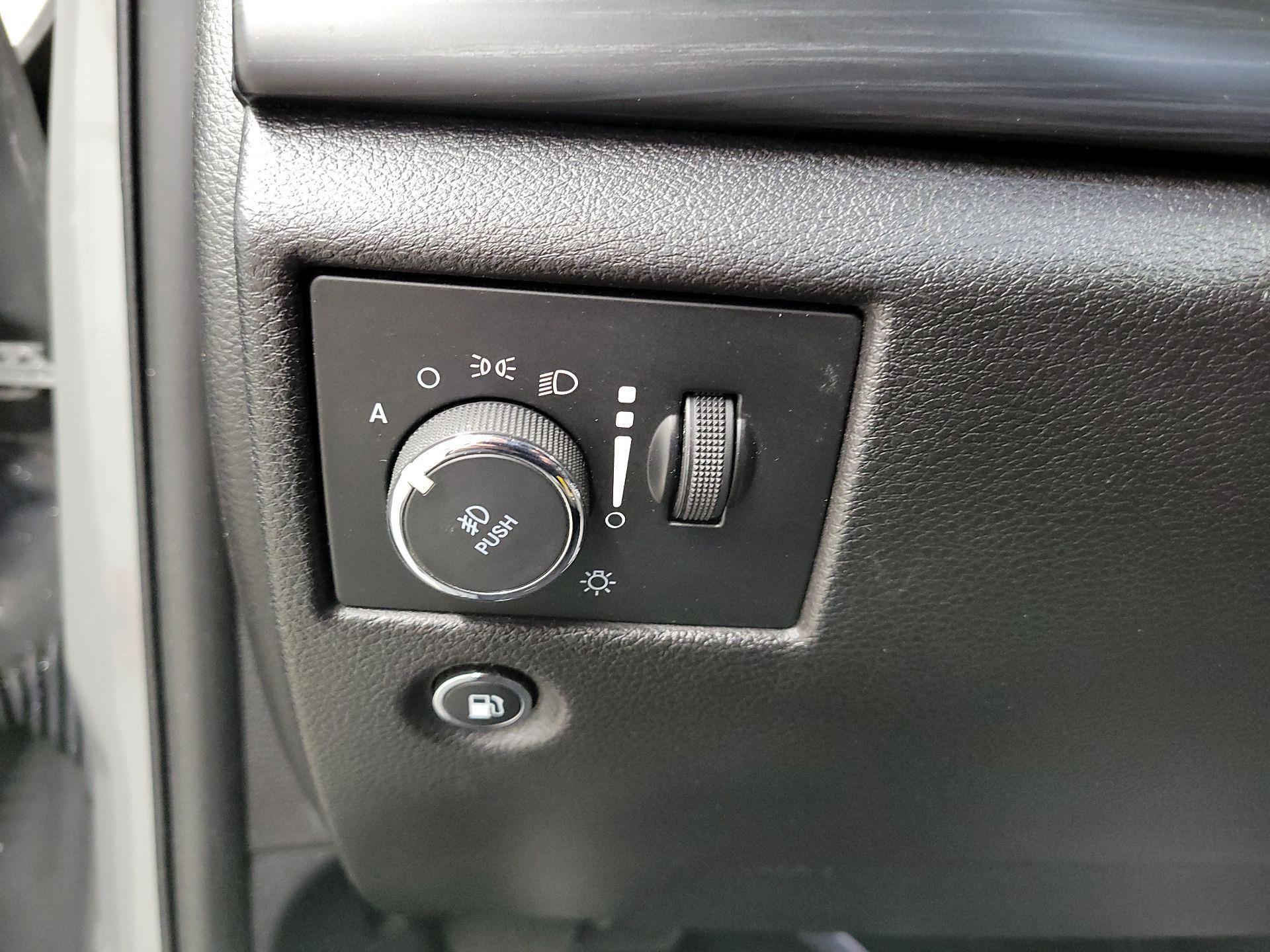 Thumbnail: 2020 Jeep Grand Cherokee - 11