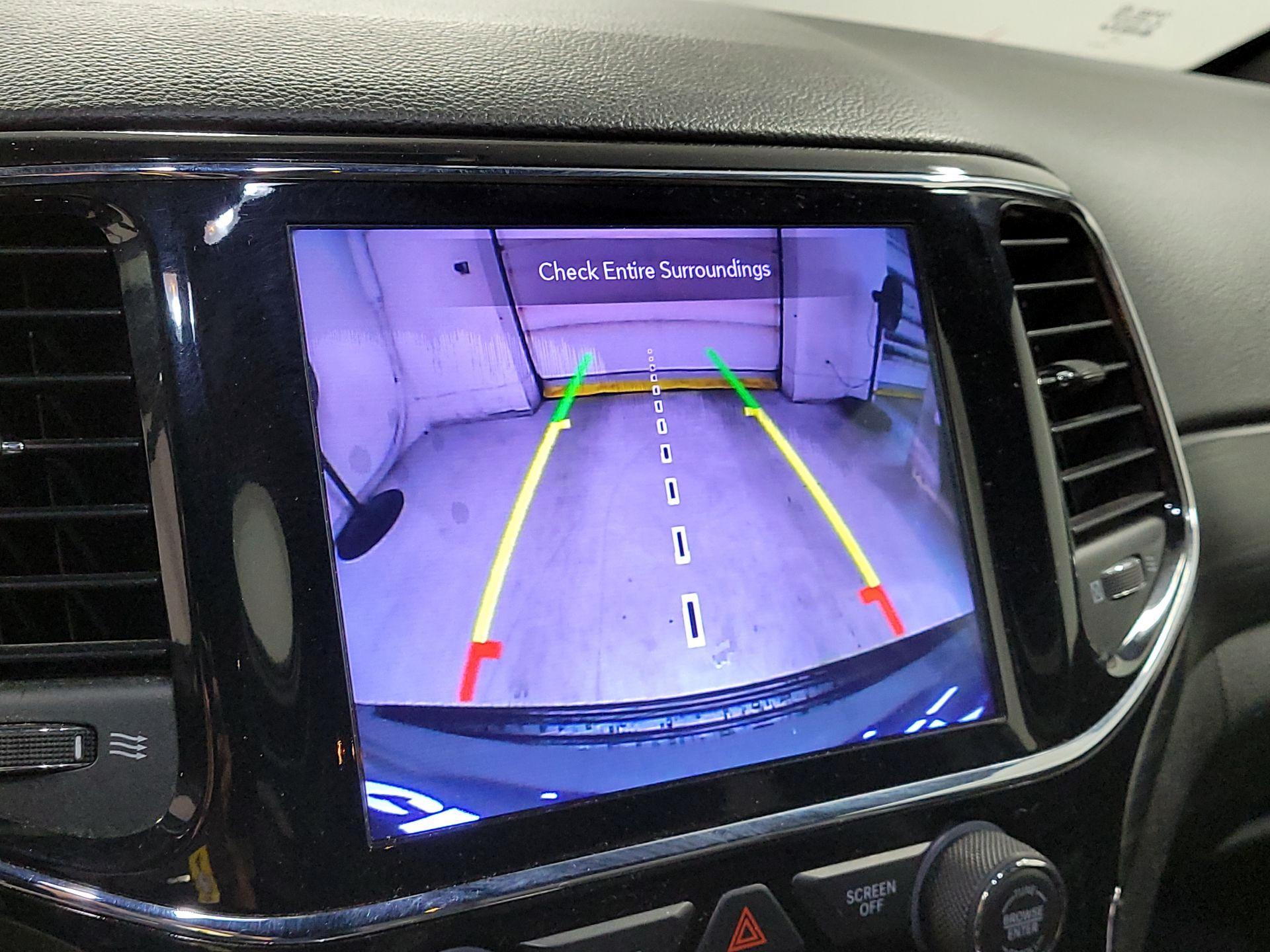 Thumbnail: 2020 Jeep Grand Cherokee - 13