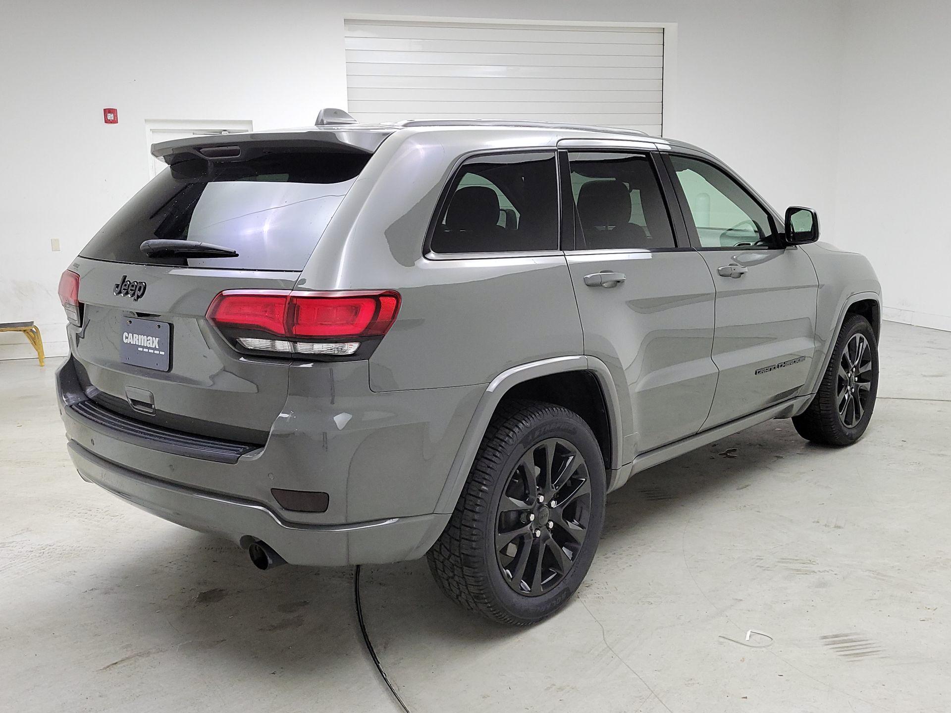 Thumbnail: 2020 Jeep Grand Cherokee - 5