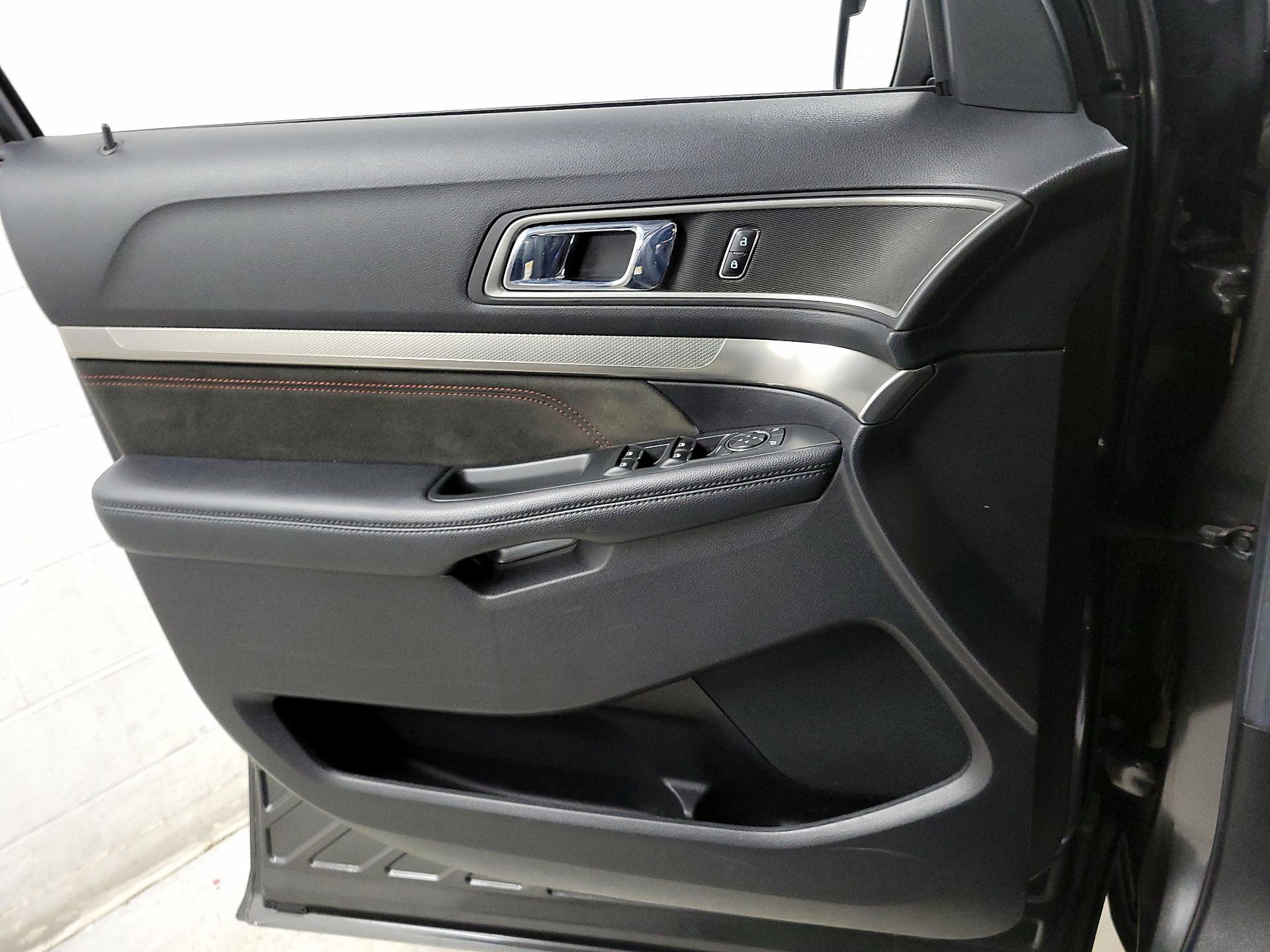 Thumbnail: 2018 Ford Explorer - 10