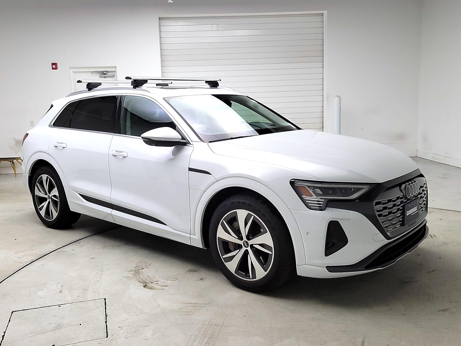 Thumbnail: 2024 Audi Q8 e-tron - 1