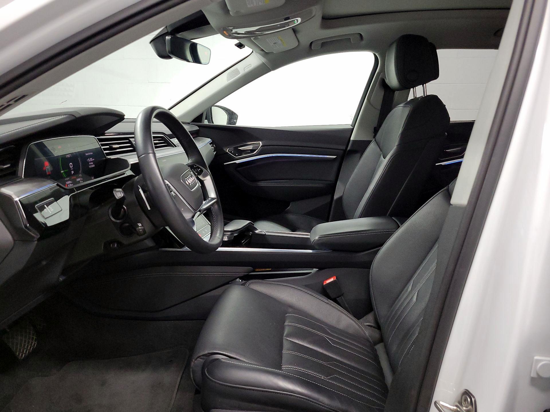 Thumbnail: 2024 Audi Q8 e-tron - 9