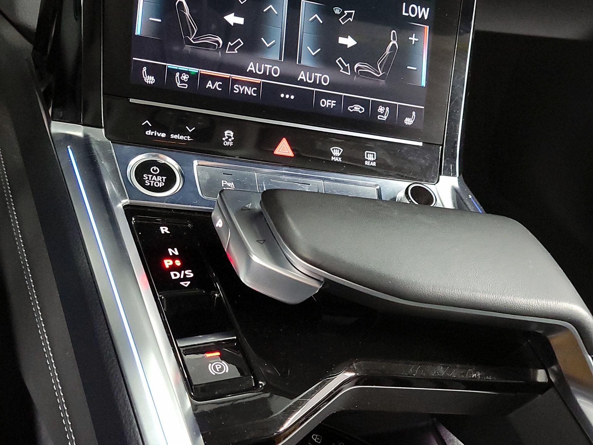 Thumbnail: 2024 Audi Q8 e-tron - 14