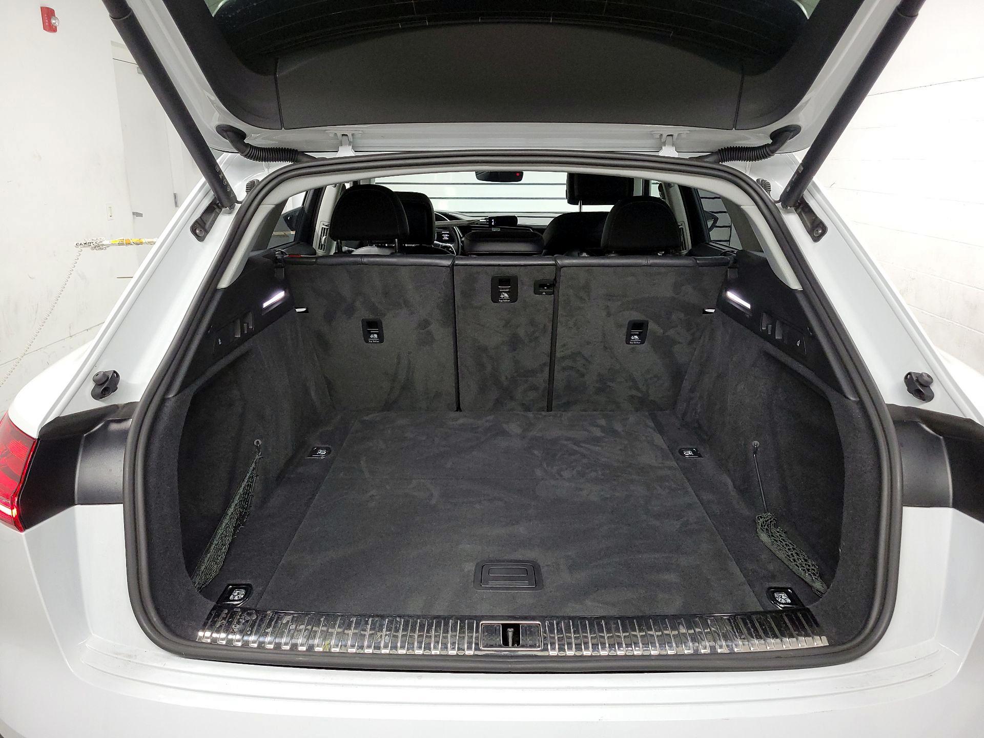 Thumbnail: 2024 Audi Q8 e-tron - 16