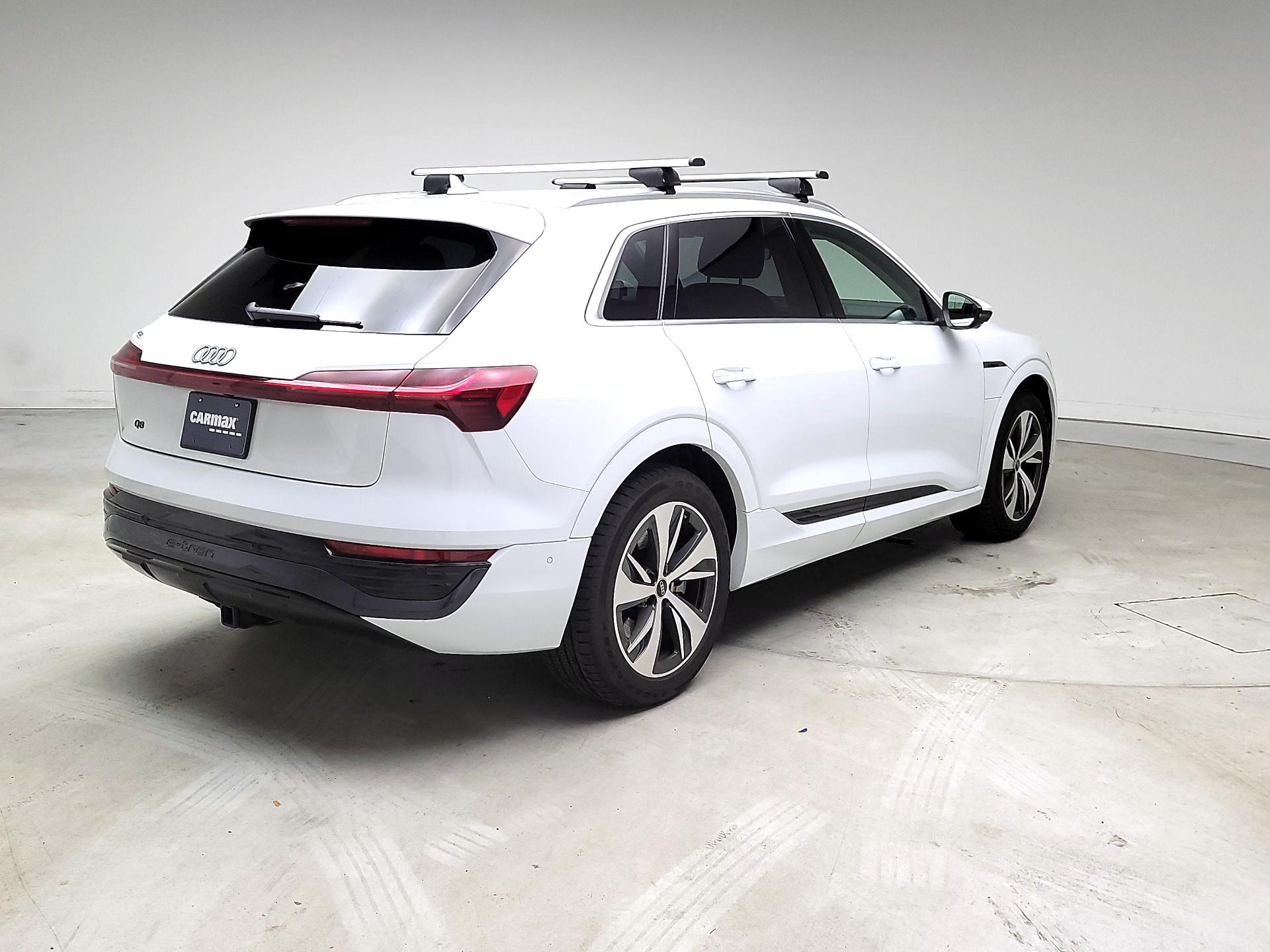 Thumbnail: 2024 Audi Q8 e-tron - 5