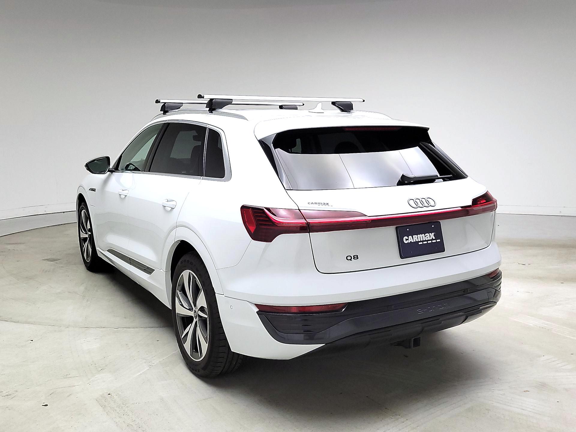 Thumbnail: 2024 Audi Q8 e-tron - 7