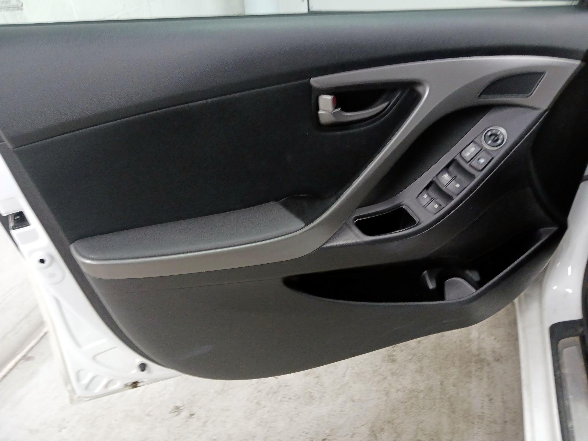 Thumbnail: 2016 Hyundai Elantra - 12