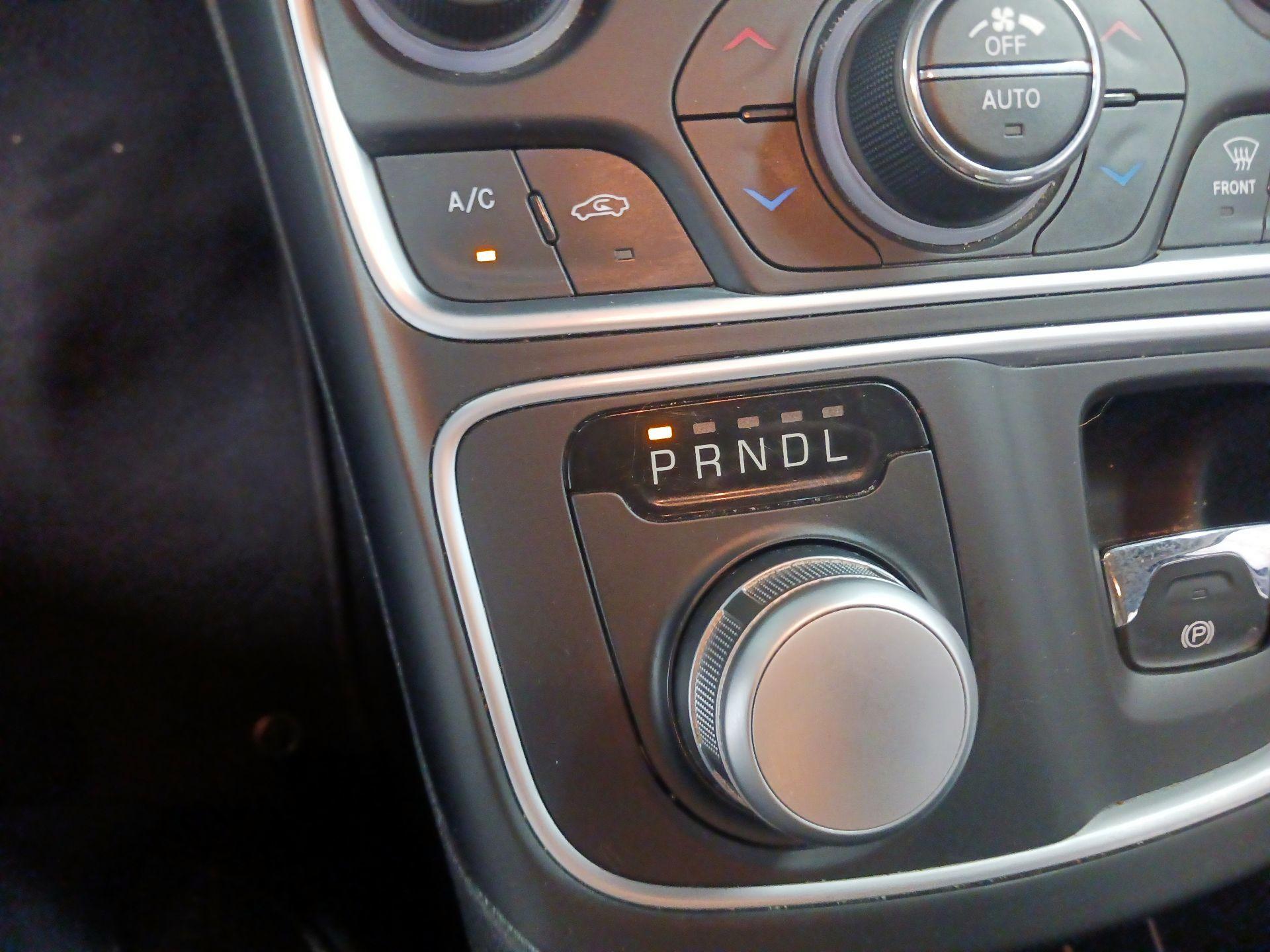 Thumbnail: 2015 Chrysler 200 - 16