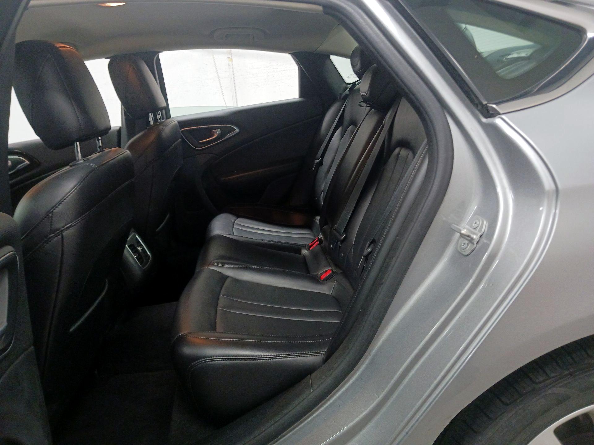 Thumbnail: 2015 Chrysler 200 - 18