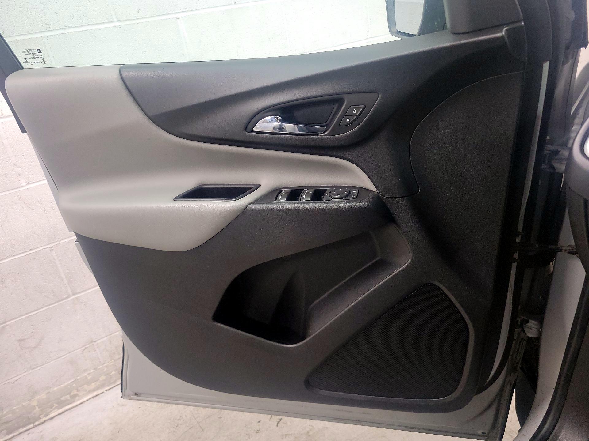 Thumbnail: 2018 Chevrolet Equinox - 12
