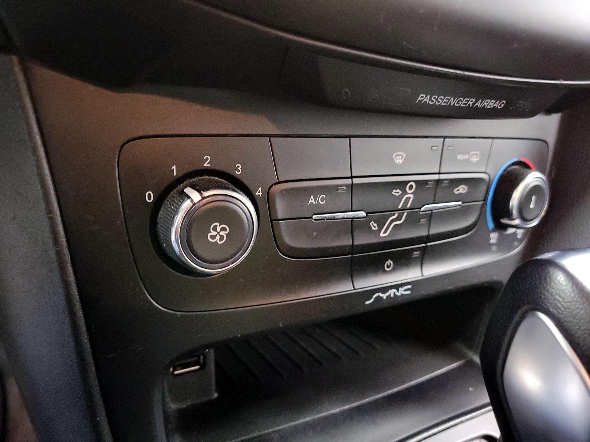 Thumbnail: 2016 Ford Focus - 16