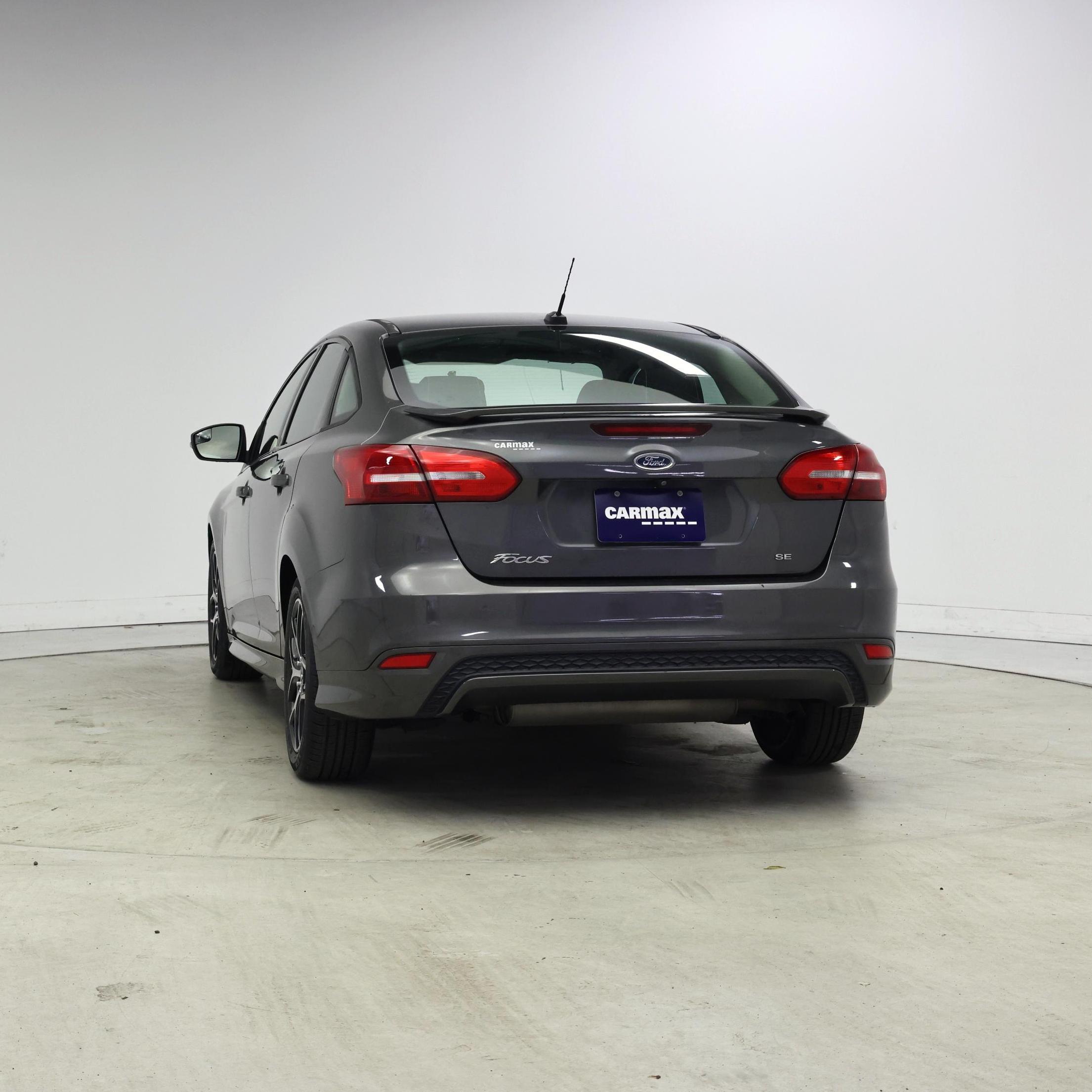 Thumbnail: 2016 Ford Focus - 6