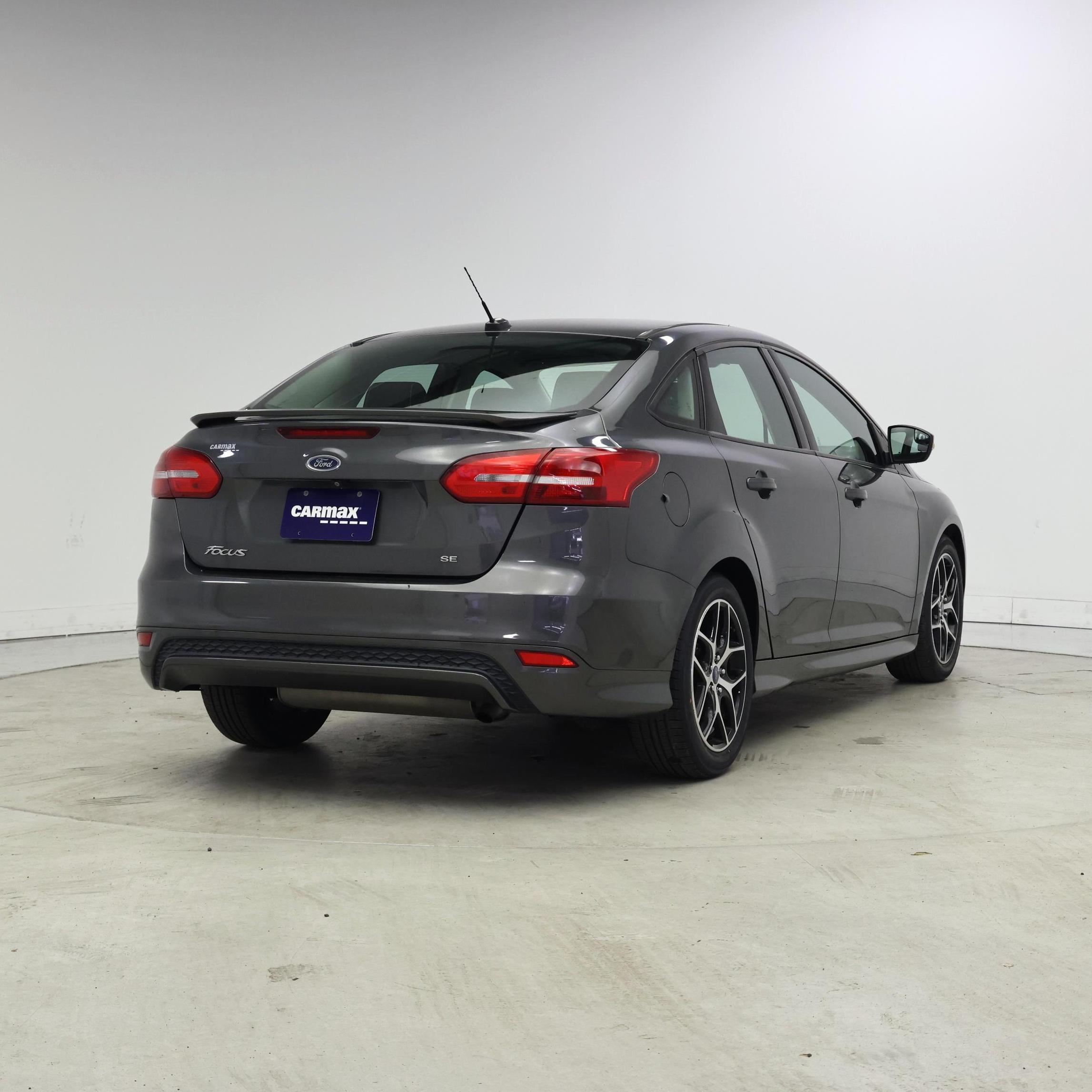 Thumbnail: 2016 Ford Focus - 8