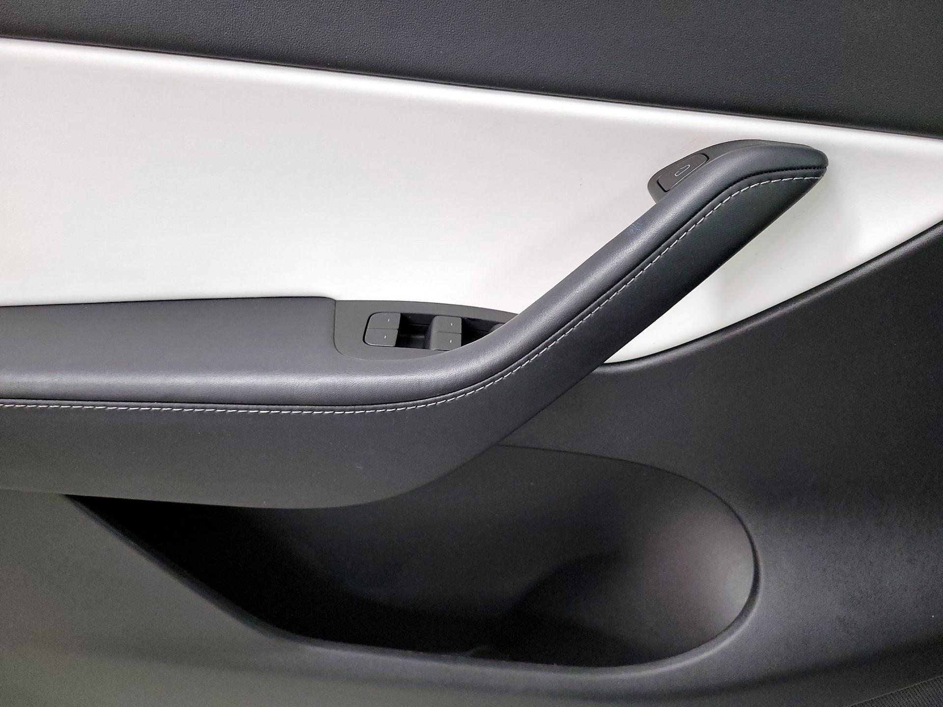 Thumbnail: 2022 Tesla Model Y - 10