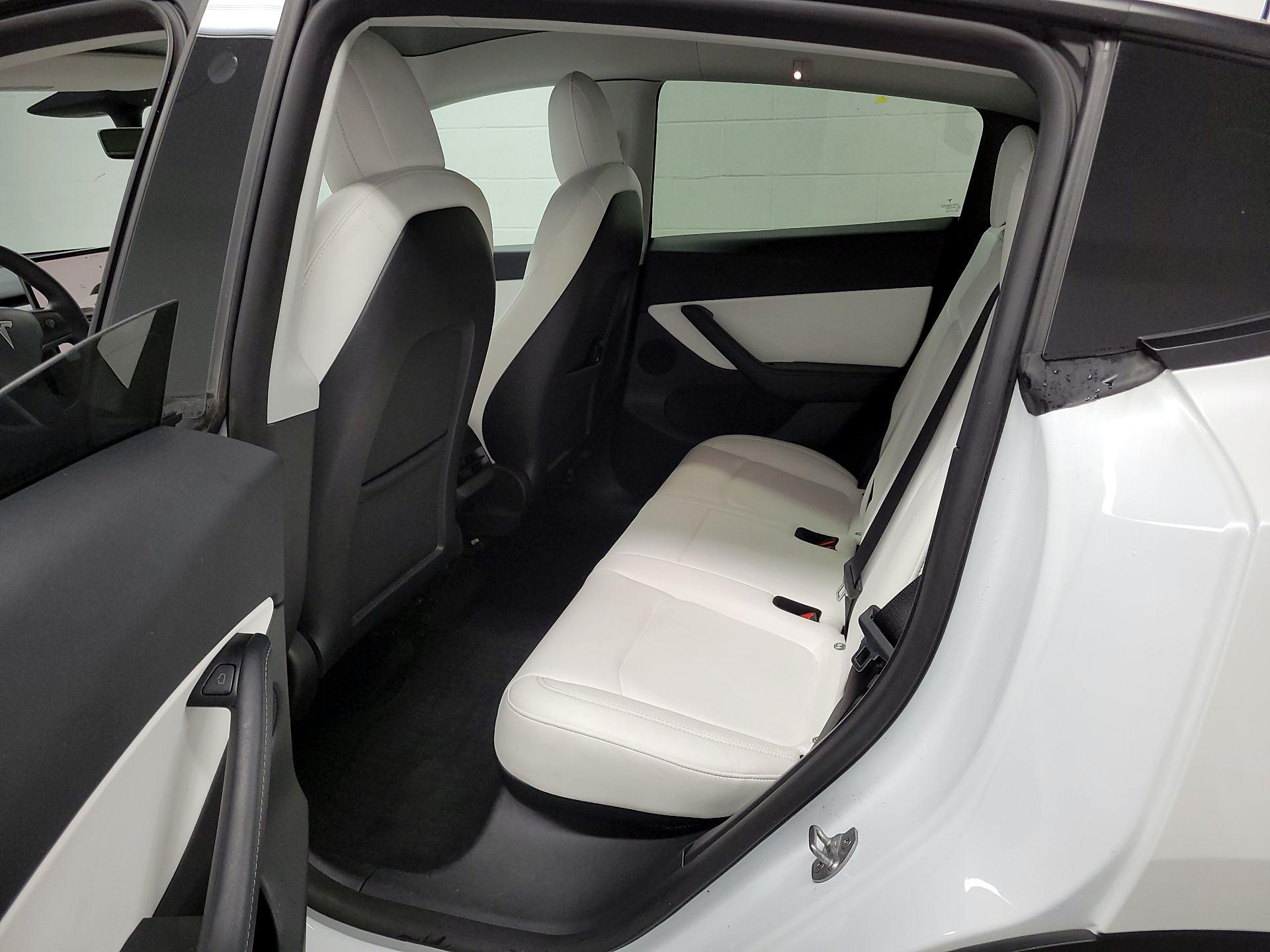 Thumbnail: 2022 Tesla Model Y - 17