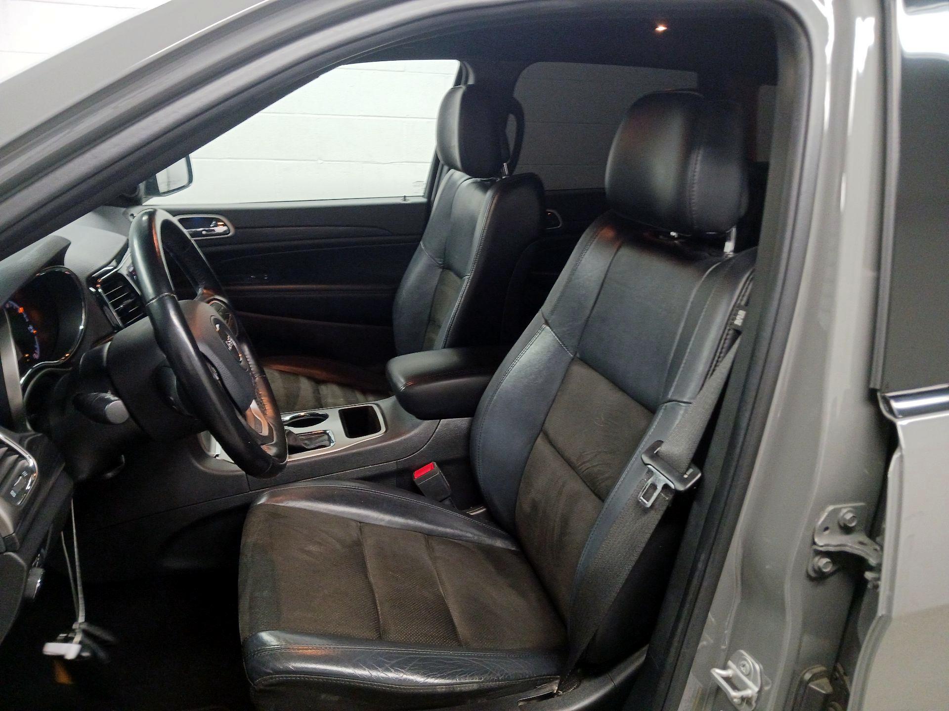 Thumbnail: 2020 Jeep Grand Cherokee - 9