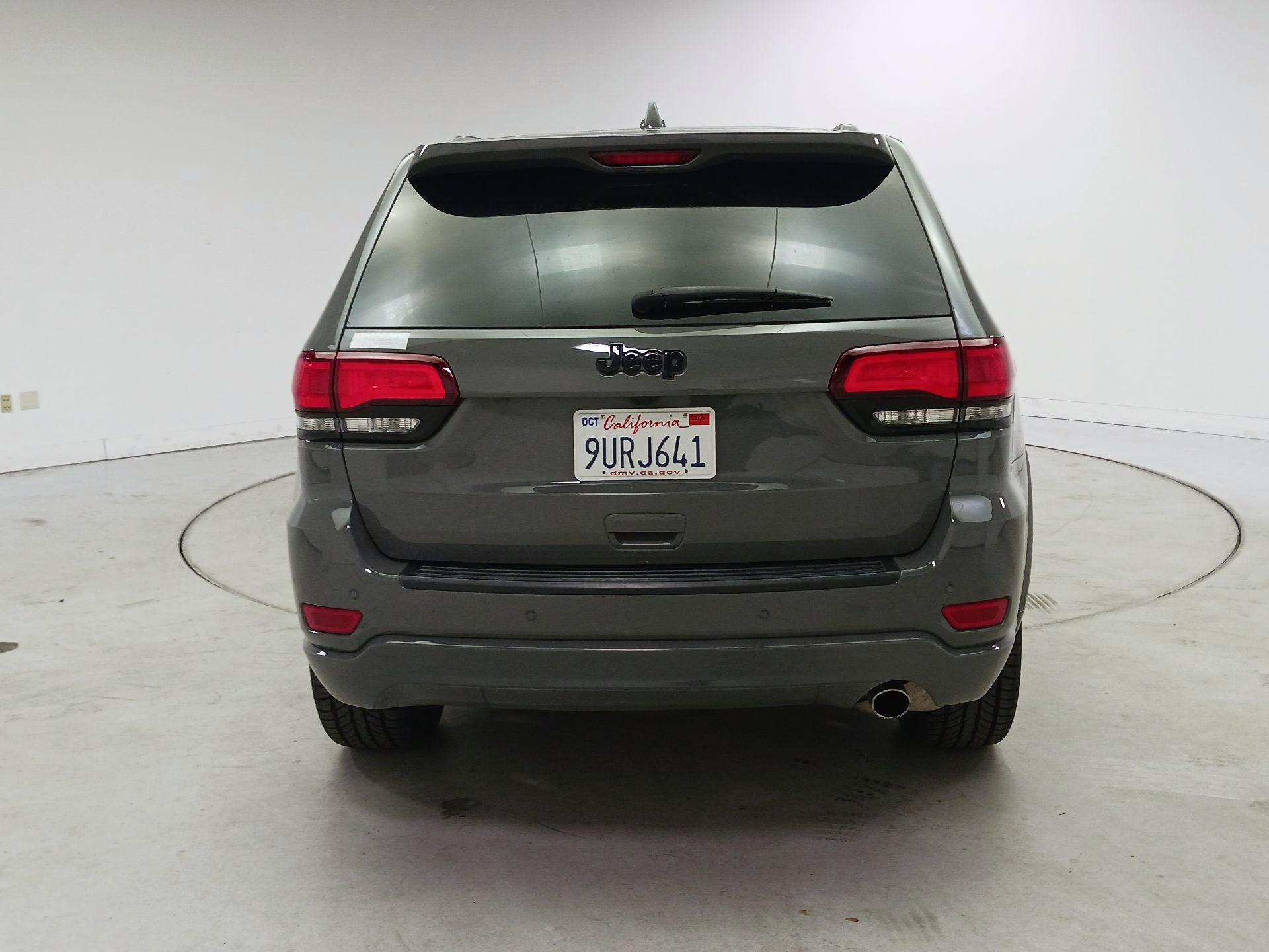 Thumbnail: 2020 Jeep Grand Cherokee - 6