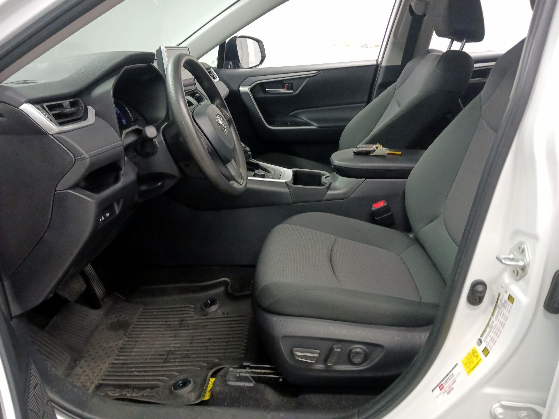 Thumbnail: 2024 Toyota RAV4 - 9