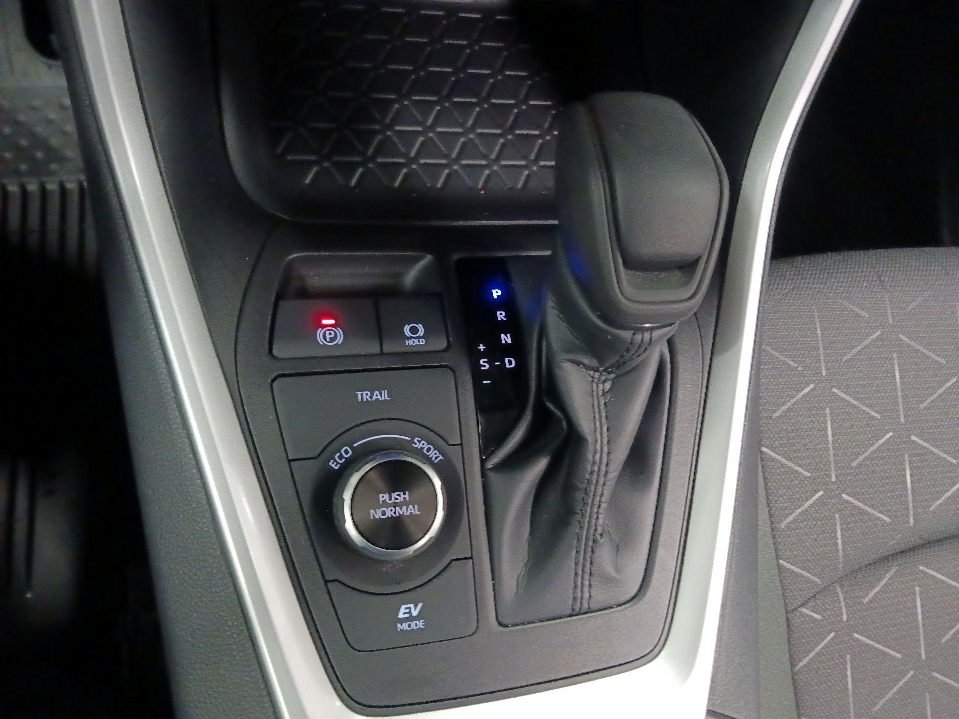 Thumbnail: 2024 Toyota RAV4 - 15