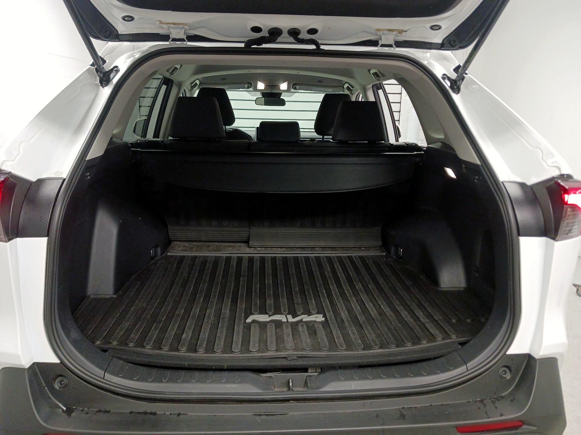 Thumbnail: 2024 Toyota RAV4 - 18