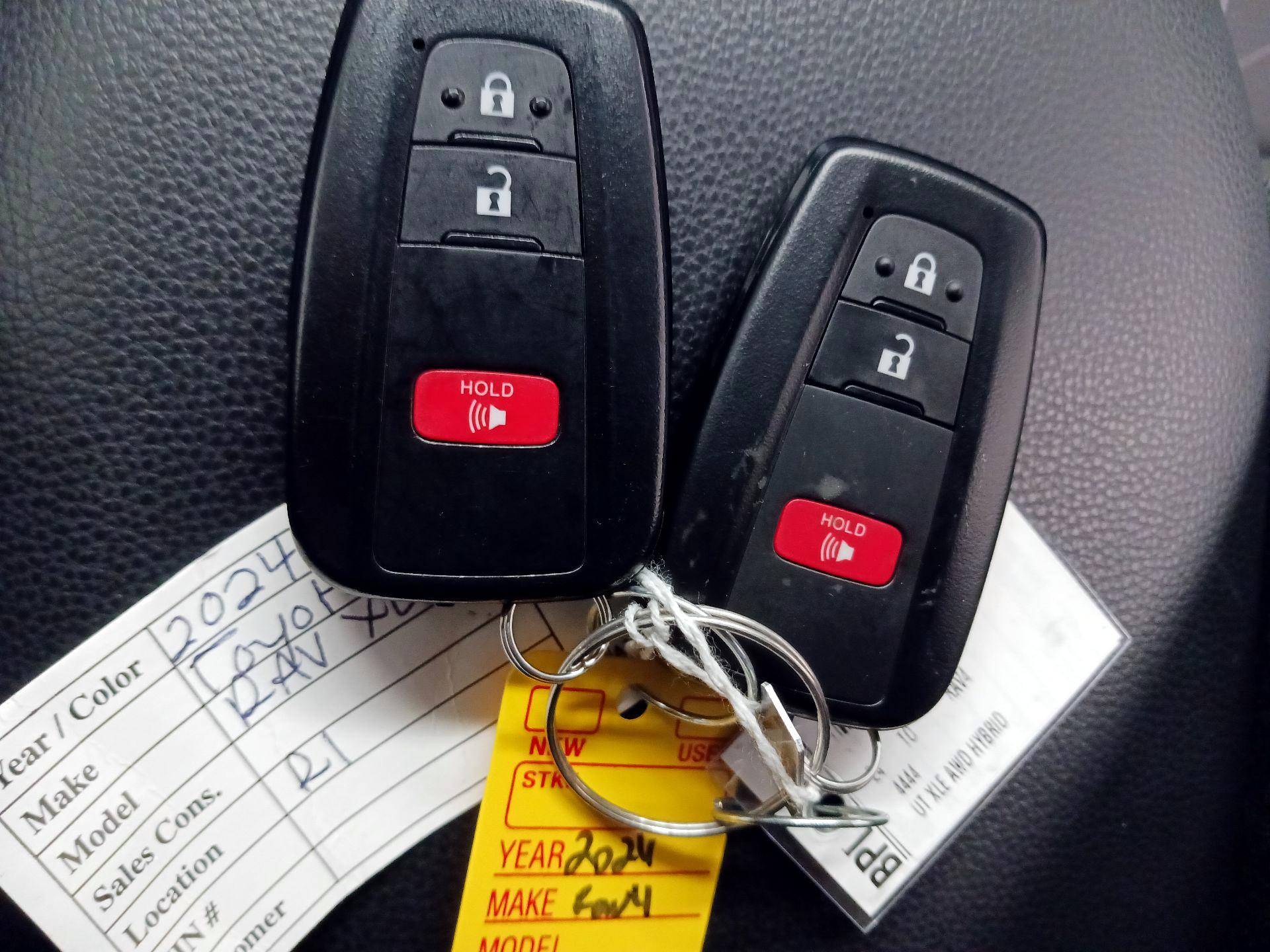 Thumbnail: 2024 Toyota RAV4 - 20