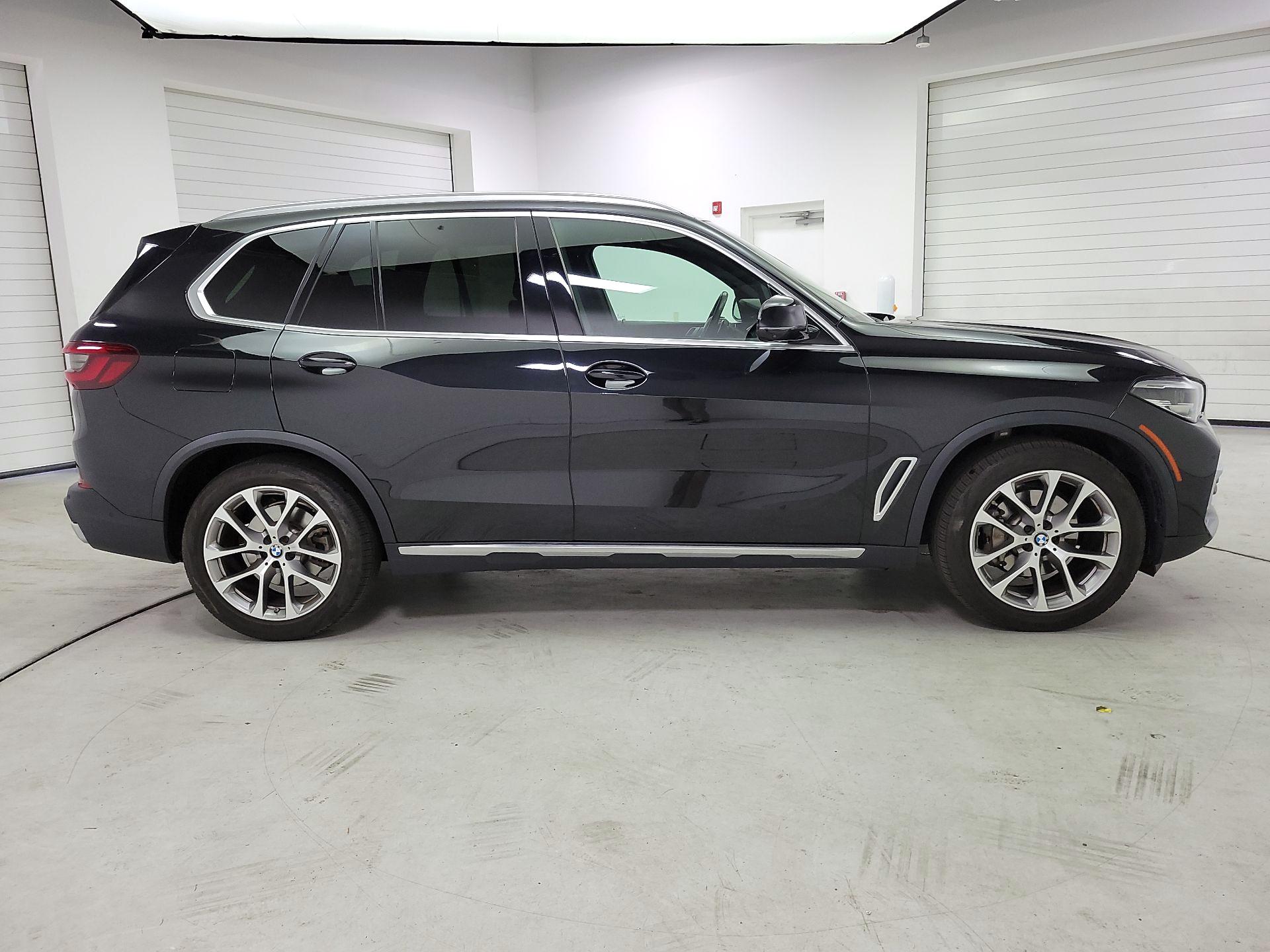 Thumbnail: 2021 BMW X5 - 4