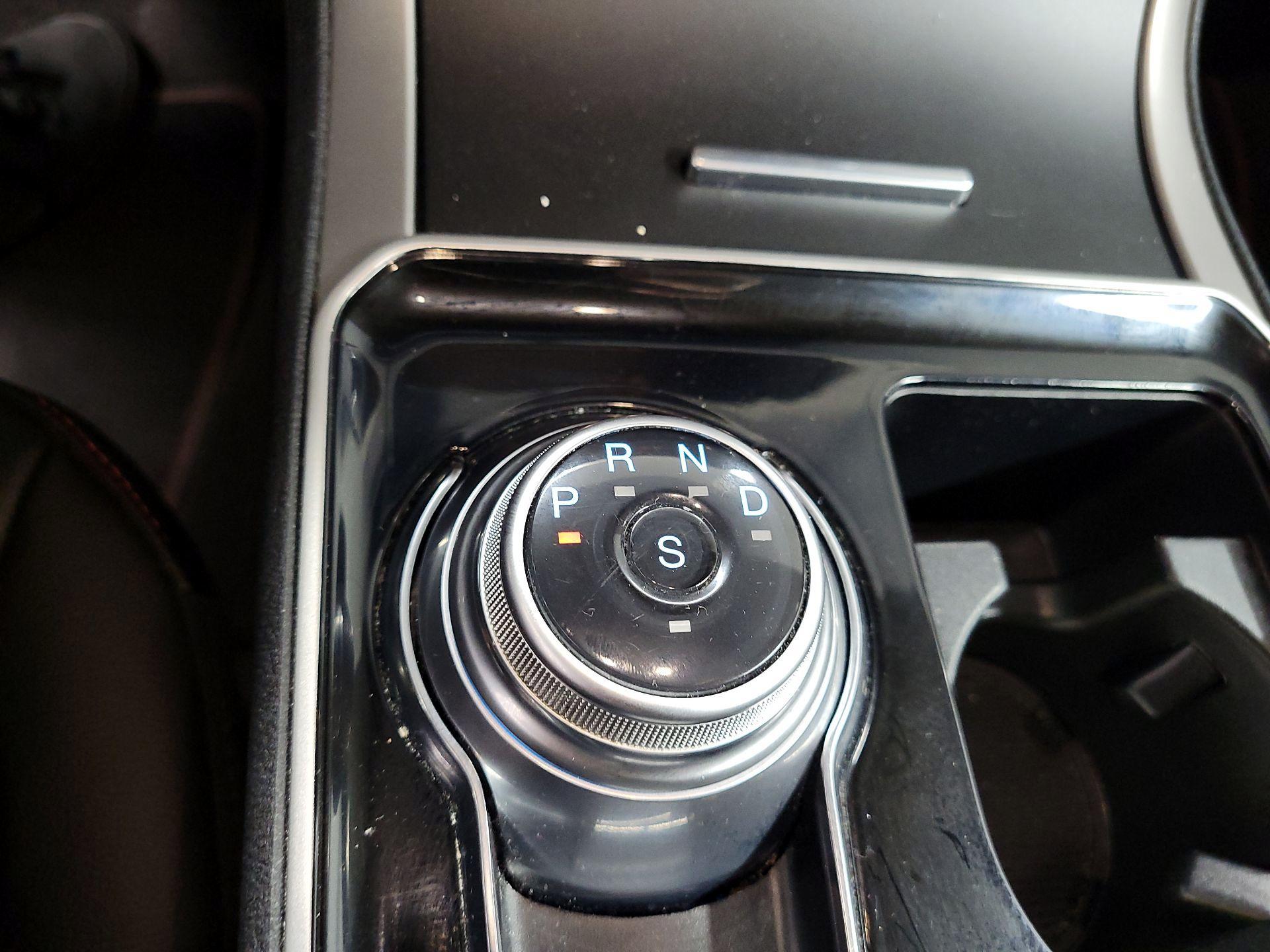 Thumbnail: 2020 Ford Edge - 16