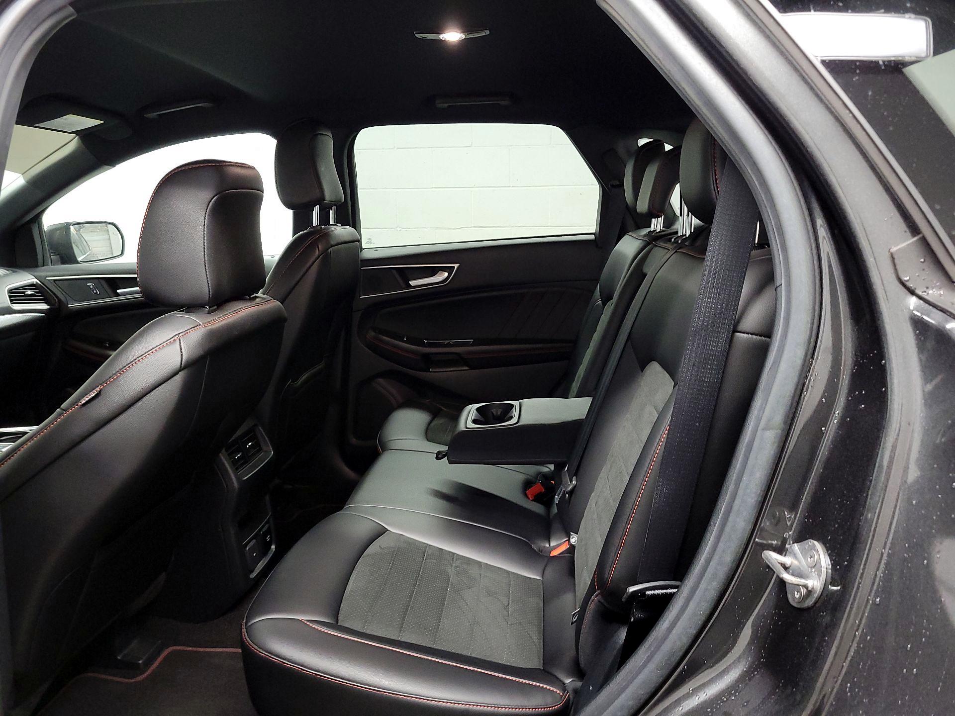 Thumbnail: 2020 Ford Edge - 17