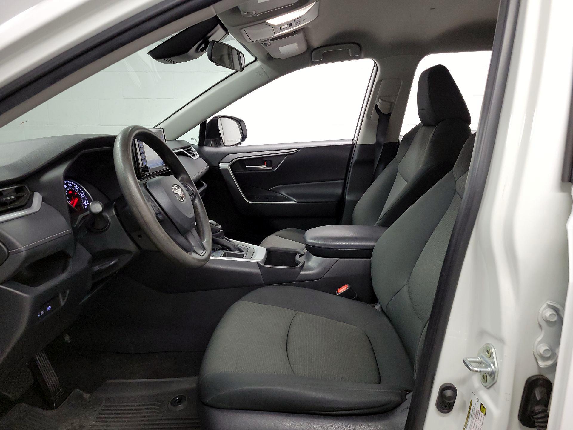 Thumbnail: 2022 Toyota RAV4 - 9