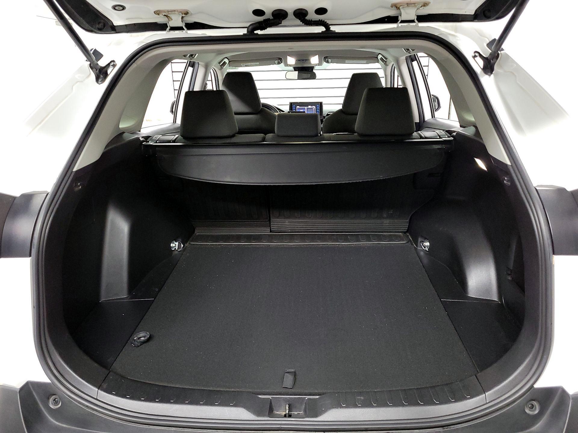 Thumbnail: 2022 Toyota RAV4 - 16