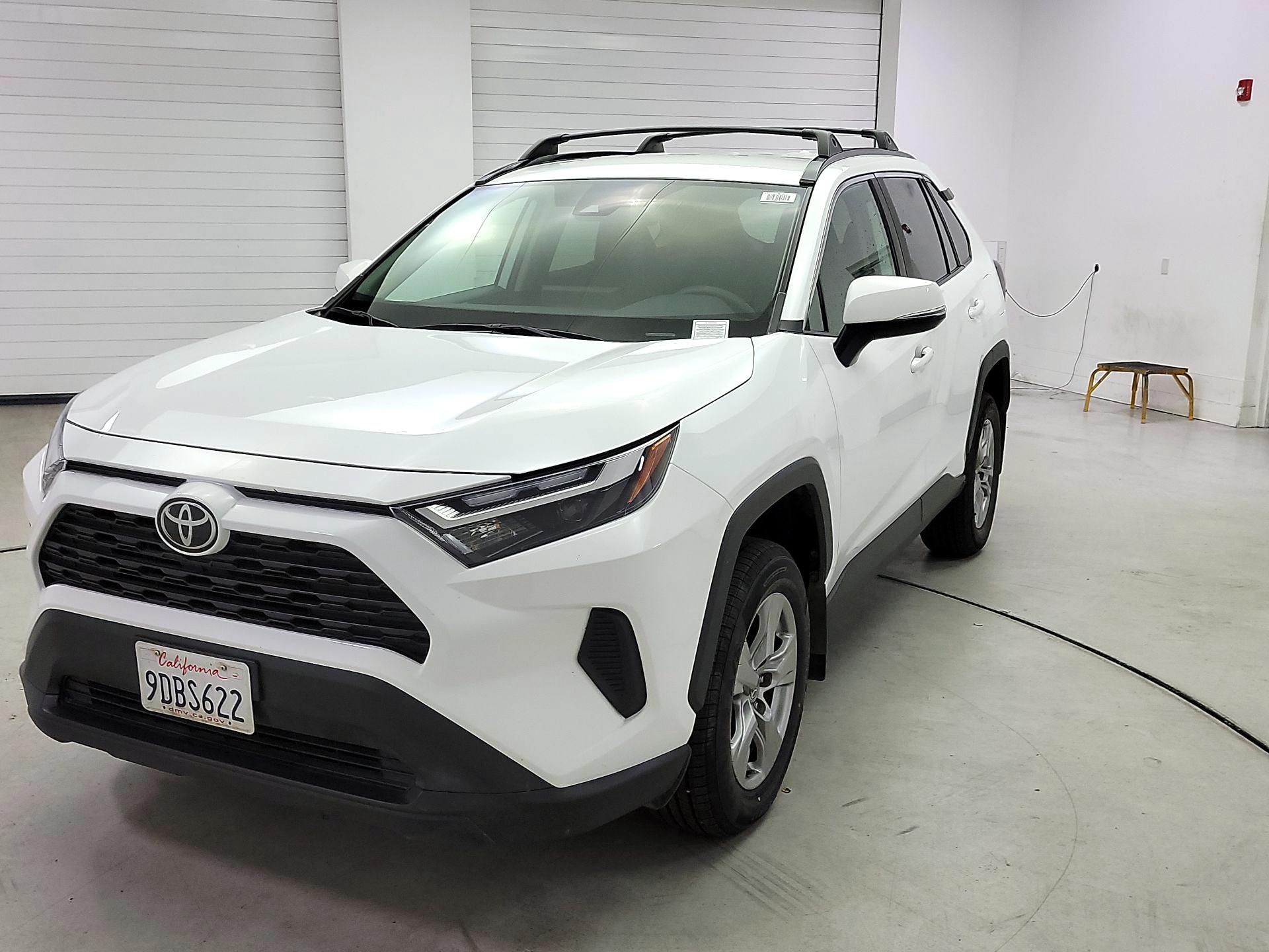 Thumbnail: 2022 Toyota RAV4 - 3