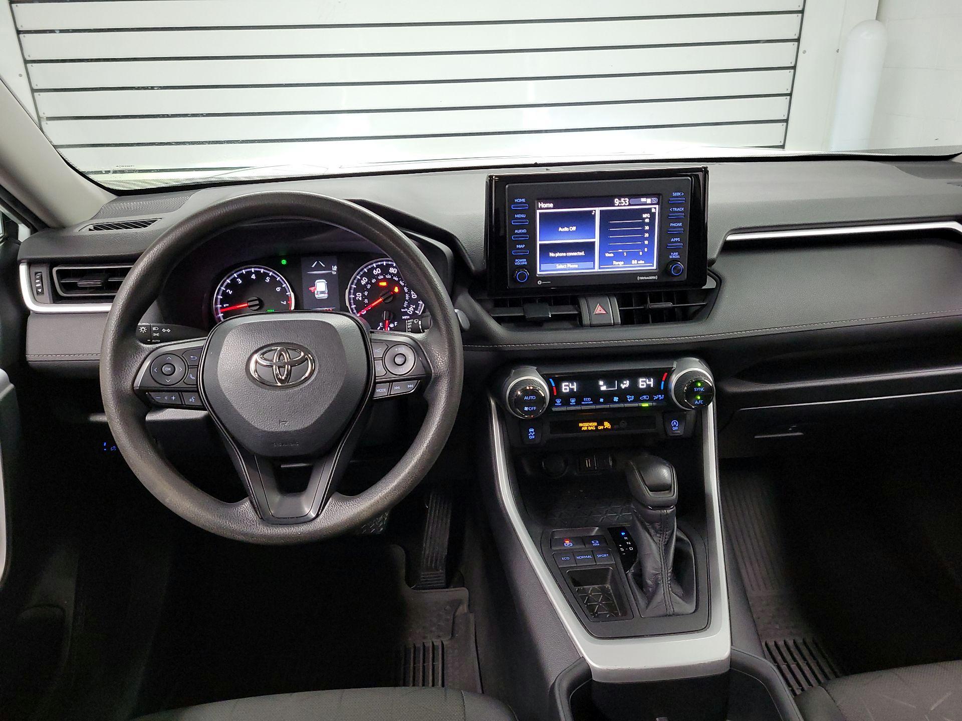 Thumbnail: 2022 Toyota RAV4 - 8