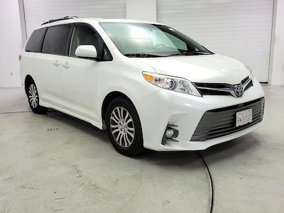 2020 Toyota Sienna XLE