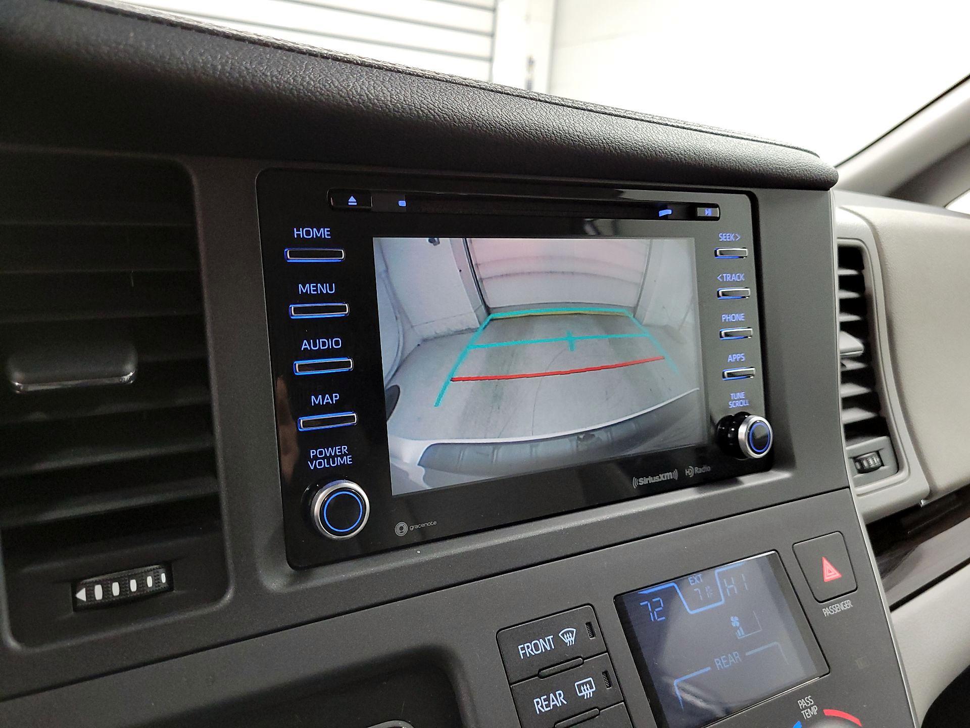 Thumbnail: 2020 Toyota Sienna - 13