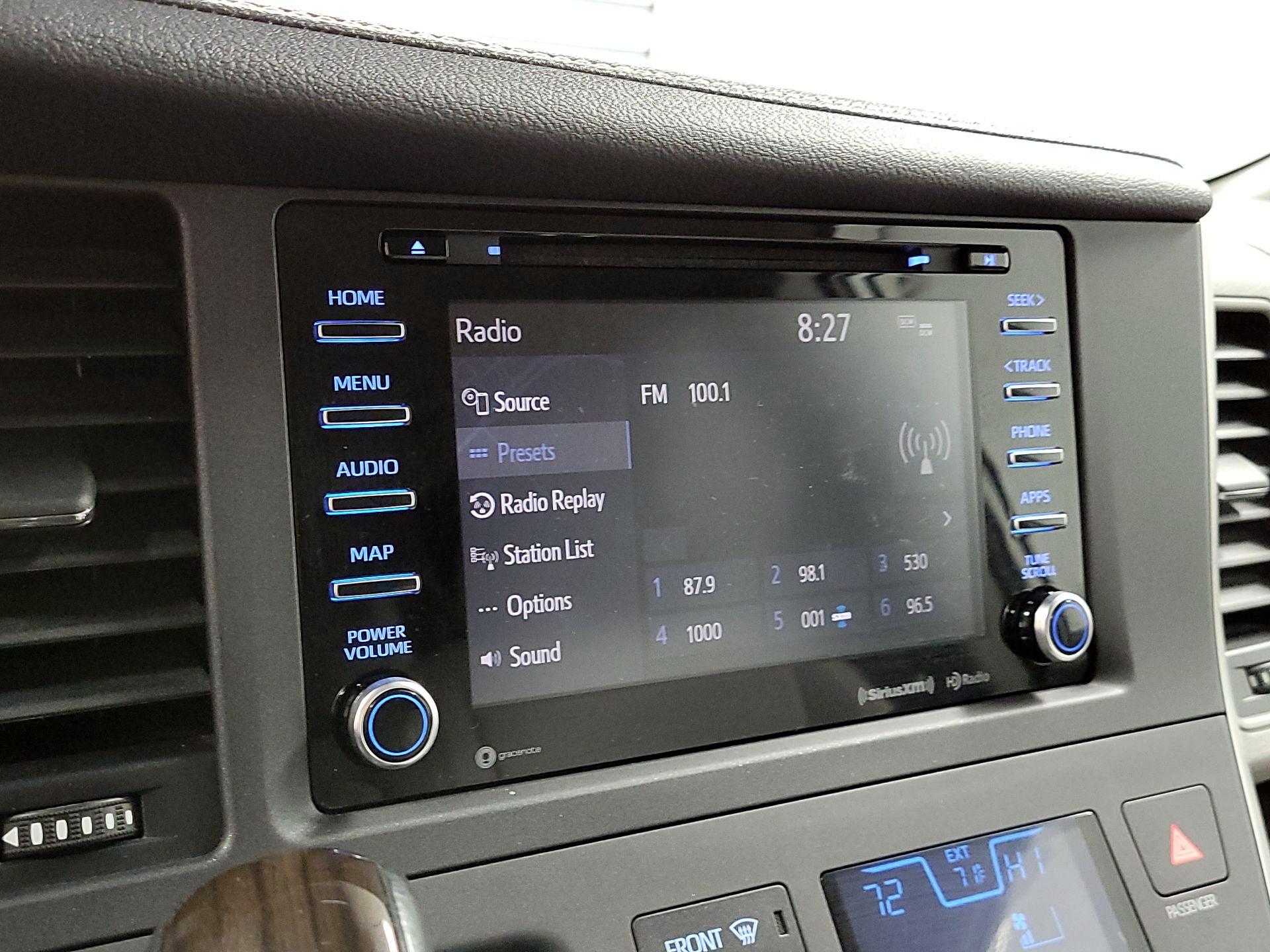 Thumbnail: 2020 Toyota Sienna - 14