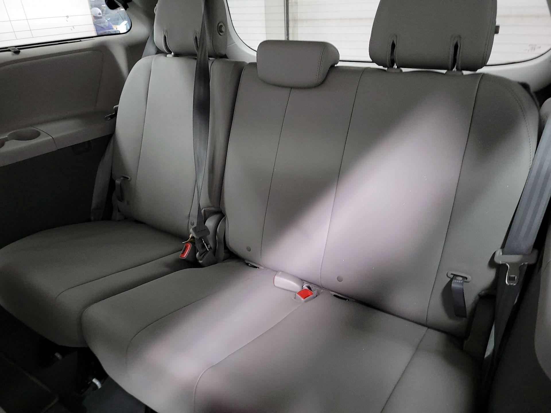 Thumbnail: 2020 Toyota Sienna - 20