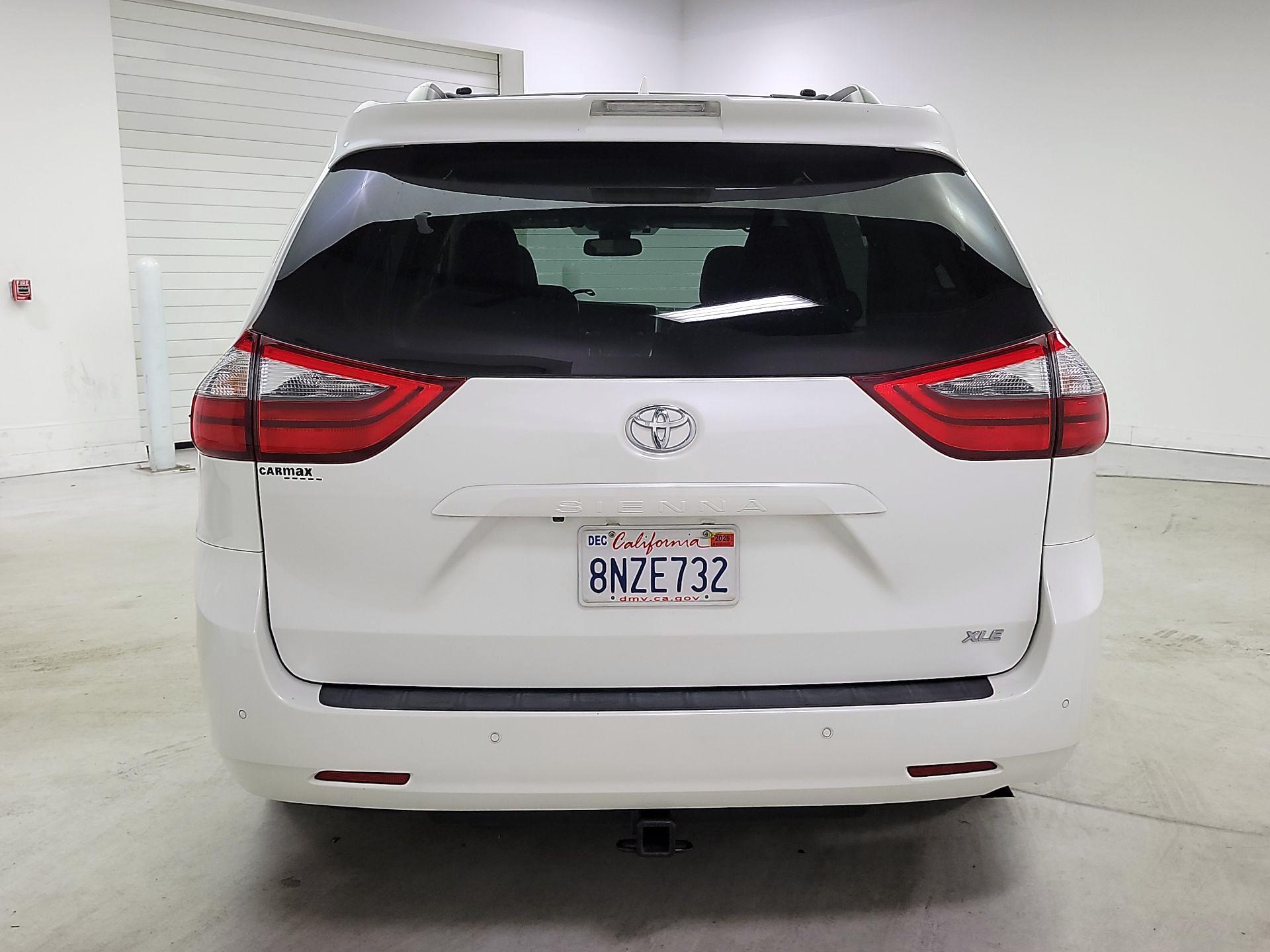 Thumbnail: 2020 Toyota Sienna - 6