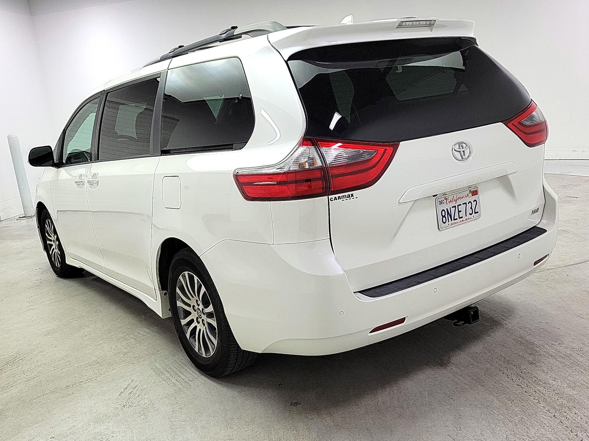 Thumbnail: 2020 Toyota Sienna - 7