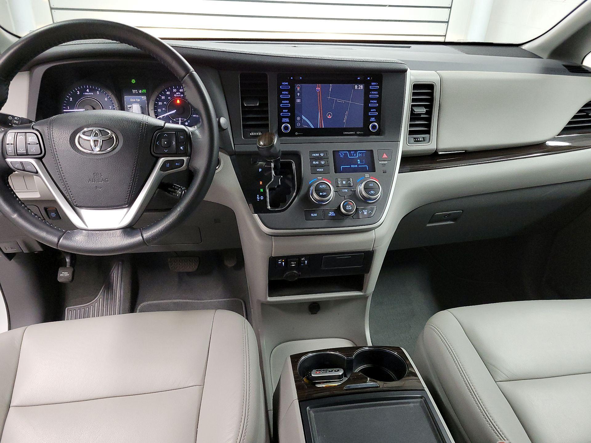 Thumbnail: 2020 Toyota Sienna - 8