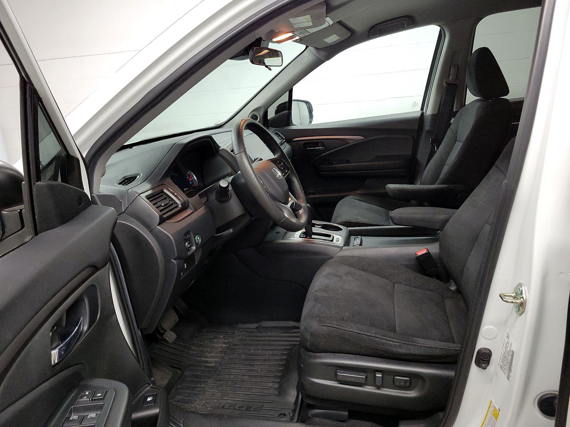 Thumbnail: 2020 Honda Pilot - 9